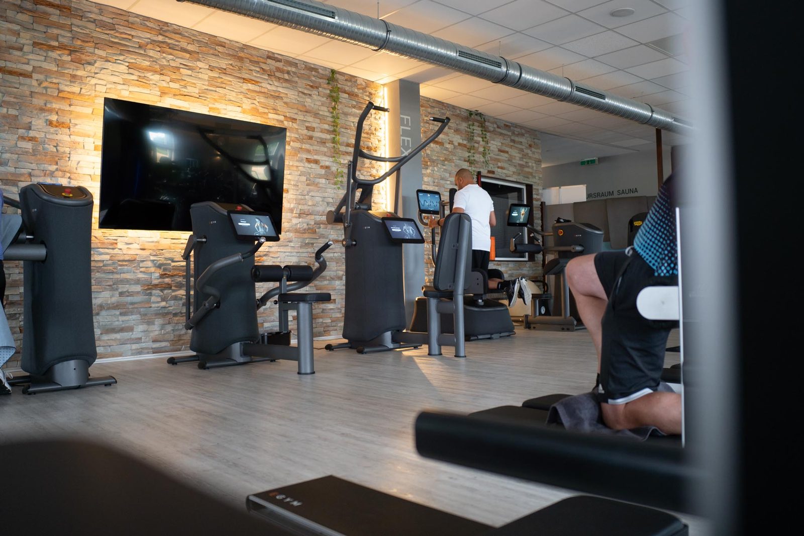 Training ab 50 an elektronischen EGYM-Kraftgeräten im Fit-Inn Heldenbergen in Nidderau